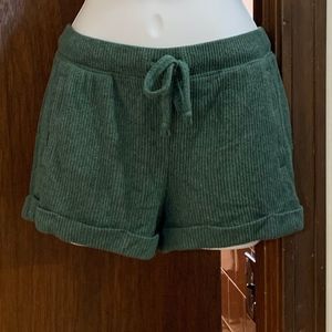 SO green ribbed shorts
